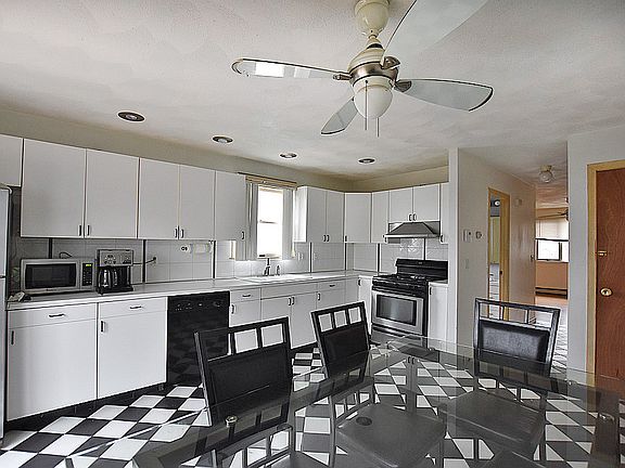 4th image of 47 Herschel St #1