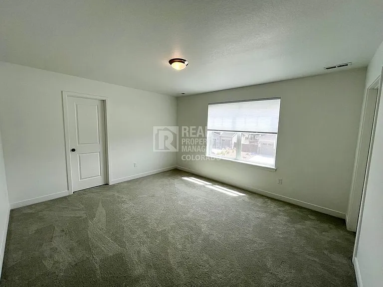 14833 Fairfax St — Photo 15