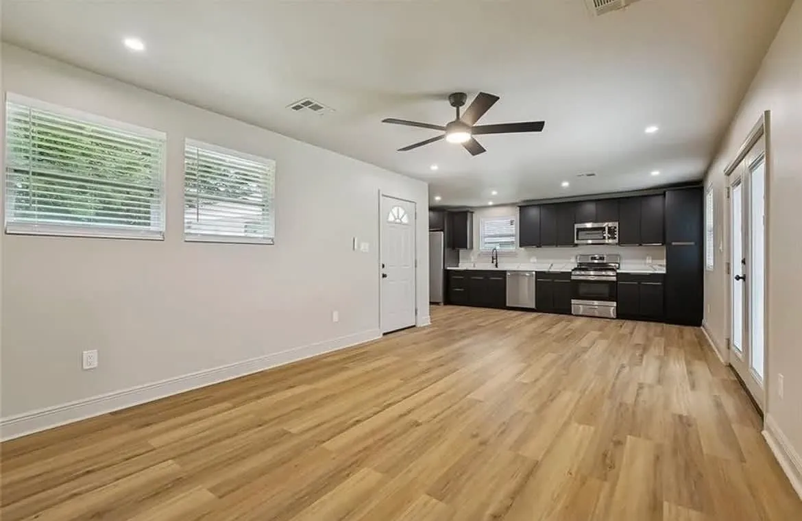 3 bed, $1,500 — Photo 1