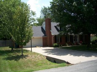 4606 Pin Oak Rd, Hutchinson, KS 67502