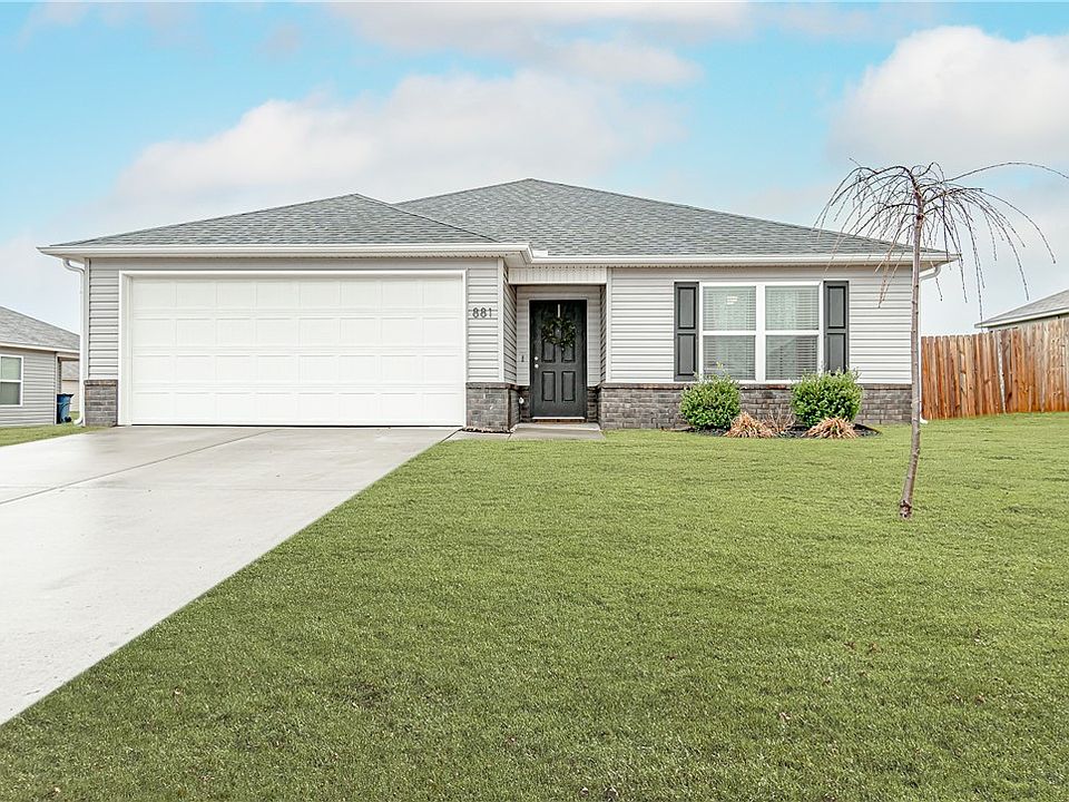 1st image of 881 NW Evans Cir