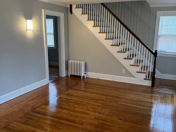 114 Kneeland Rd, New Haven, CT 06512