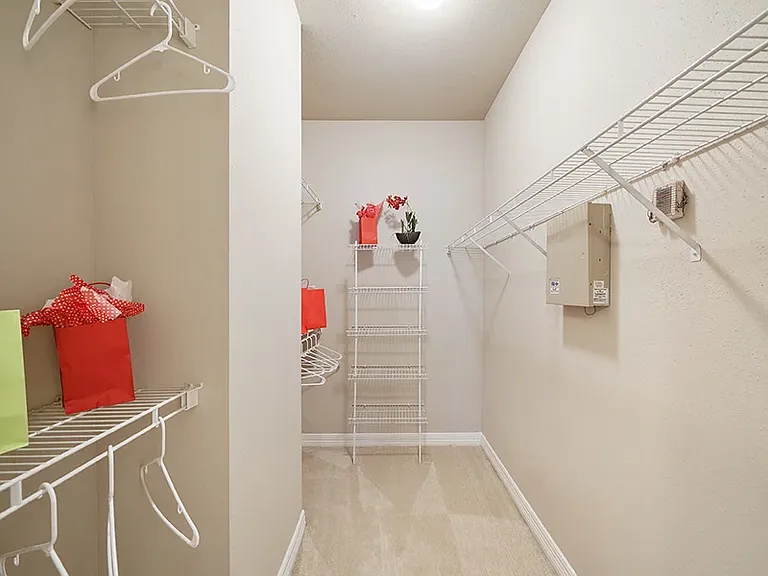 River Pointe Apartments — Photo 19