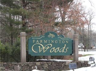 10 Chestnut Dr, Avon, CT 06001