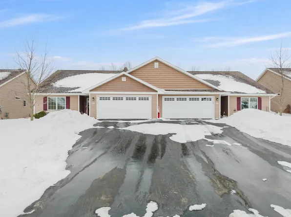 4367 Autumn Hills Dr, Oshkosh, WI 54904