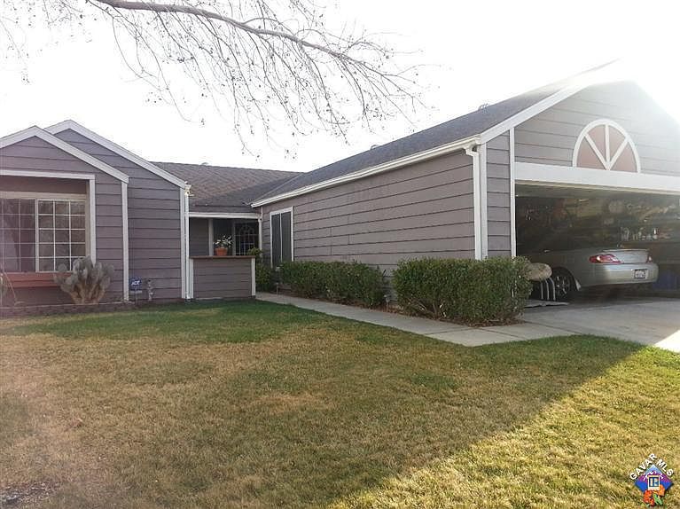 2nd image of 820 Desert Calico Dr