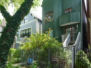 1321 W Henderson St #1F, Chicago, IL 60657