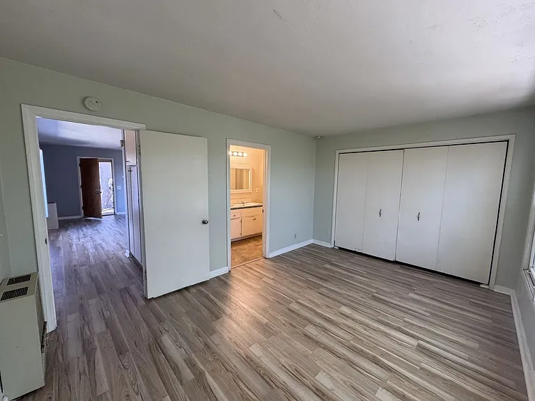 Manzanita Dr — Photo 4