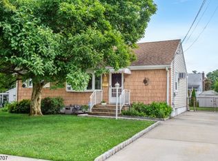 46 Oak Ridge Rd, Clifton, NJ 07013