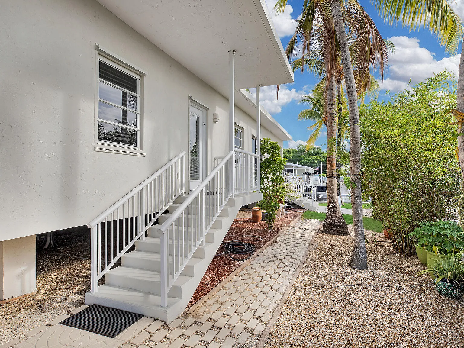 2 bed, 2.0 bath, 1768 sqft, $4,700 — Photo 4