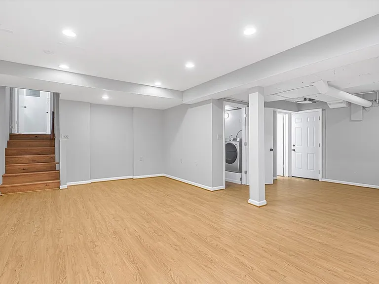 9514 Edgeley Rd — Photo 35