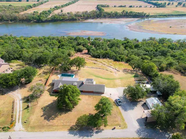 7038 River Ridge Dr, Ponca City, OK 74604