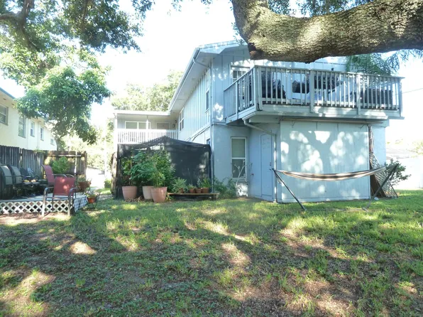 435 Fulton St NE APT 1, Largo, FL 33771