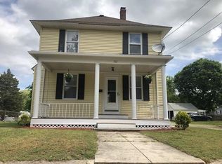 52 Centre St, Rumford, RI 02916