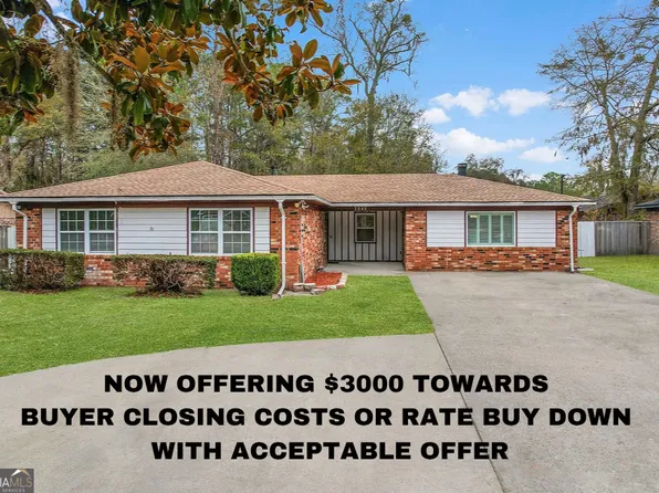 1046 Live Oak Dr, Hinesville, GA 31313