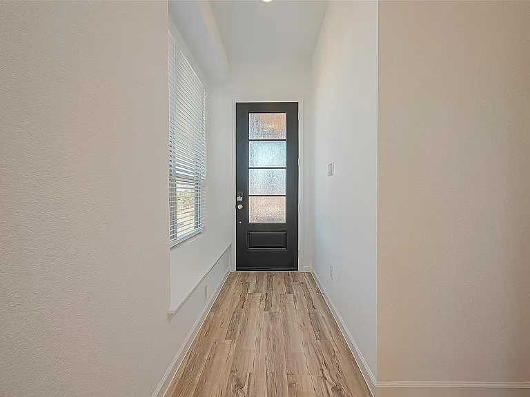 5402 Holly Haven Ct — Photo 3