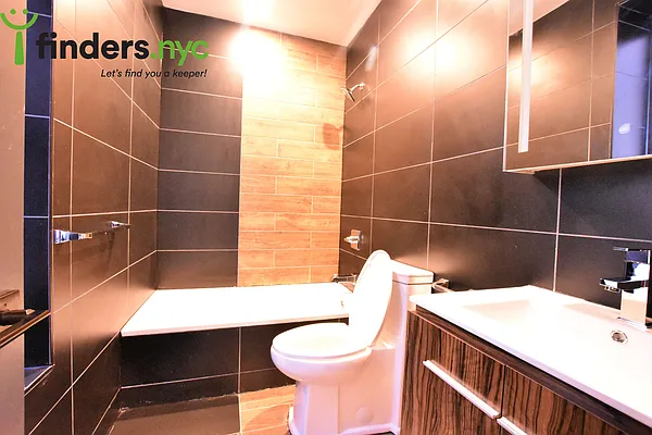 Rented by Clove Realty LLC | media 9