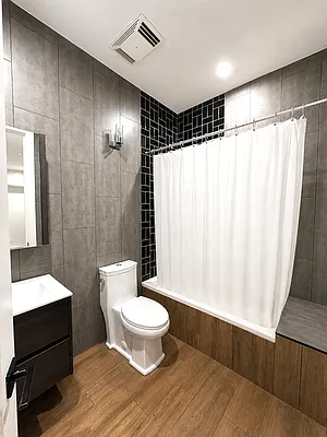 Bathroom, photo 1