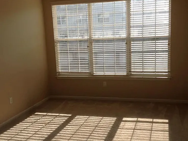 560 Superior Pkwy — Photo 25