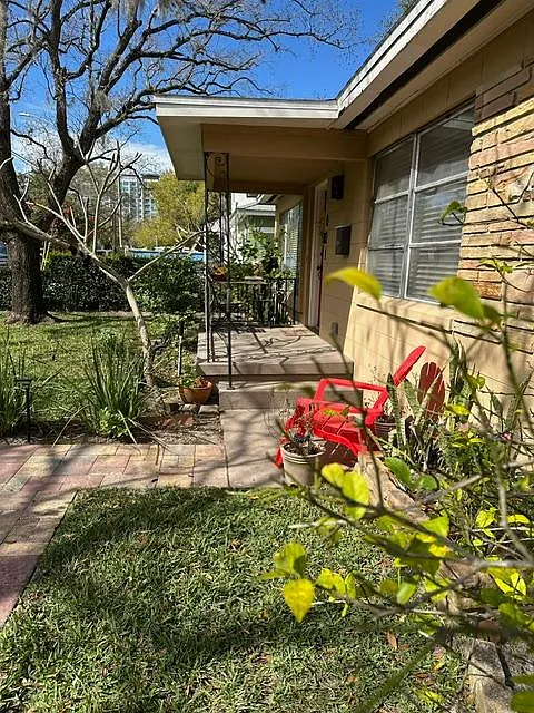 front porch side view - 821 E Church St
