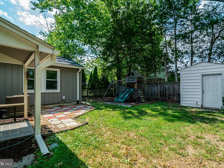 8015 New Market Rd — Photo 41