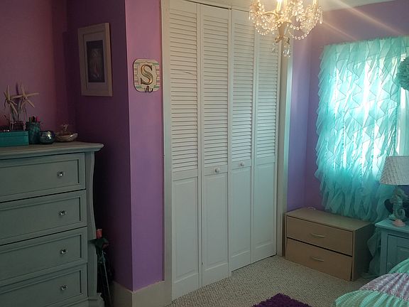 5th image of 215 White St