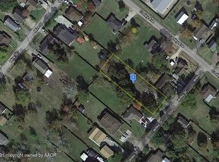 6227 Willis St, Groves, TX 77619