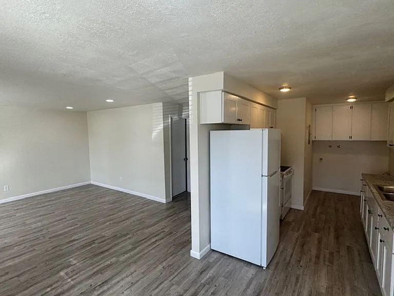 3007-3009 Juanipero Way — Photo 6