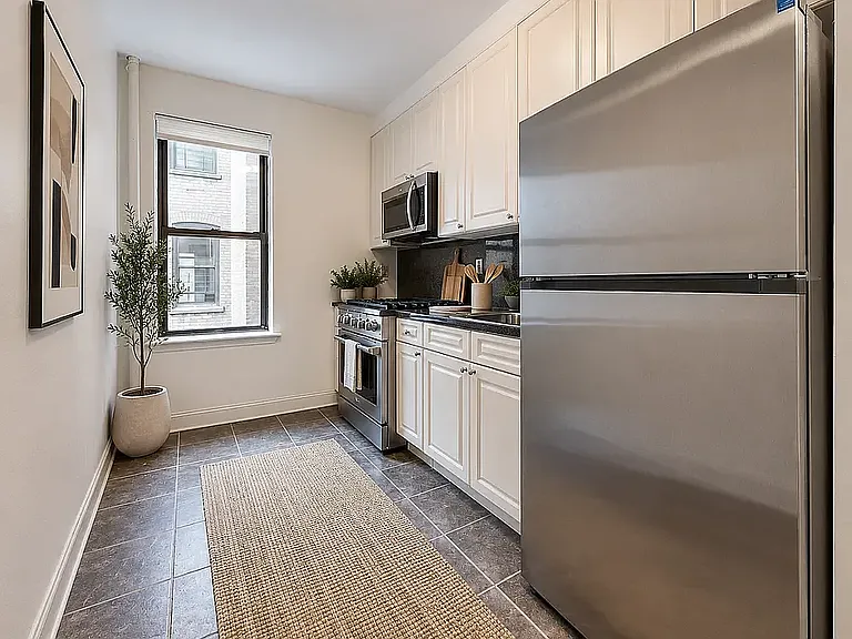 596 Edgecombe Ave #2R — Photo 3