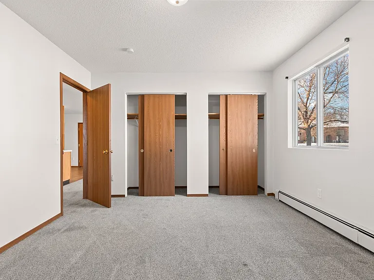 Sunshine Court Apartments — Photo 15