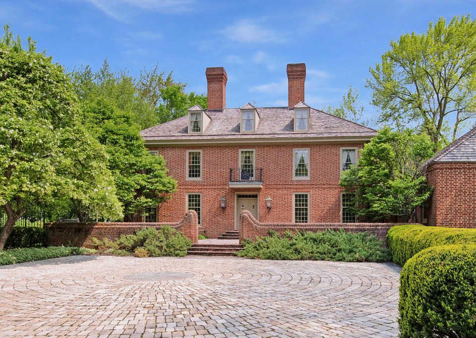 1800 W Dean Rd, River Hills, WI 53217 Zillow