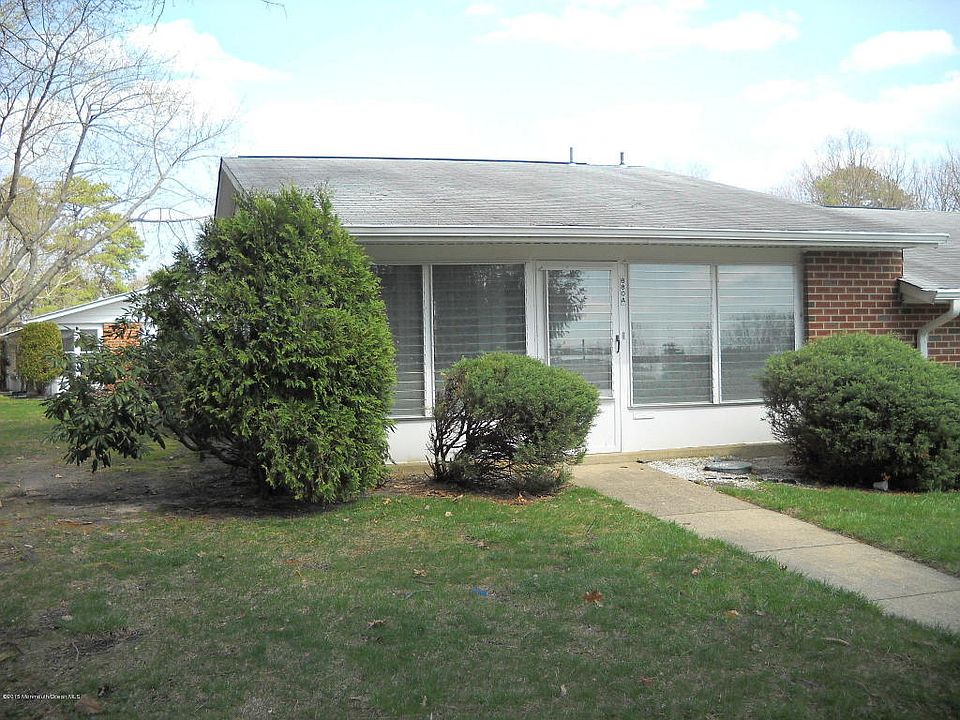1st image of 880A Balmoral Ct