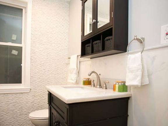 4th image of 7 Story St #3