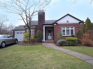30 Caldera Pl, Staten Island, NY 10301