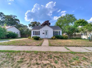 2210 Oak Ave, Muskegon, MI 49445