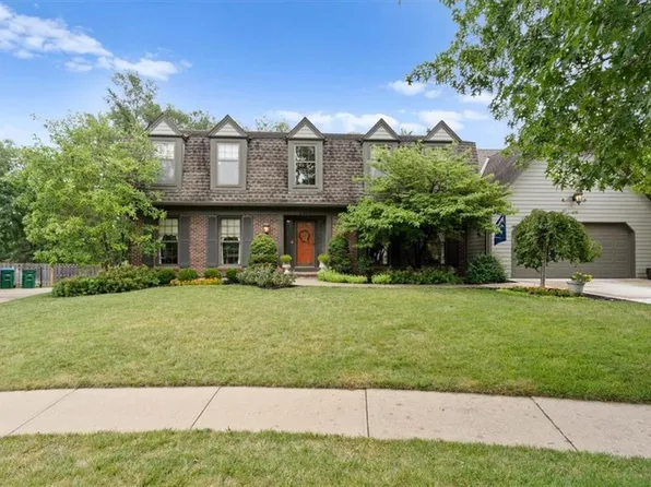 8306 W 98th Ter, Overland Park, KS 66212