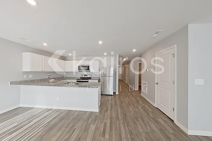 4 bed, 2.0 bath, 1607 sqft, $1,945 — Photo 4