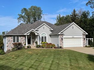 8834 Woodbury Rd, Laingsburg, MI 48848