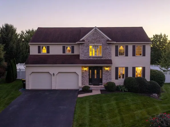 24 Sovereign Cir, Lititz, PA 17543