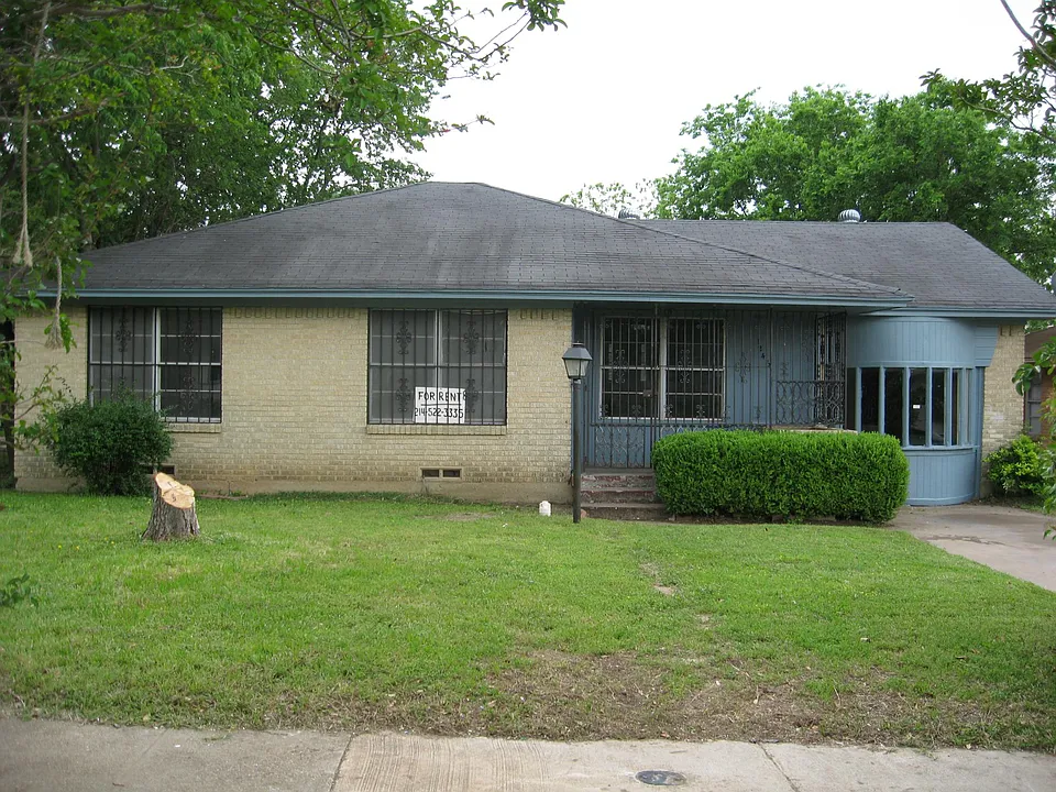 1246 Aspermont Ave