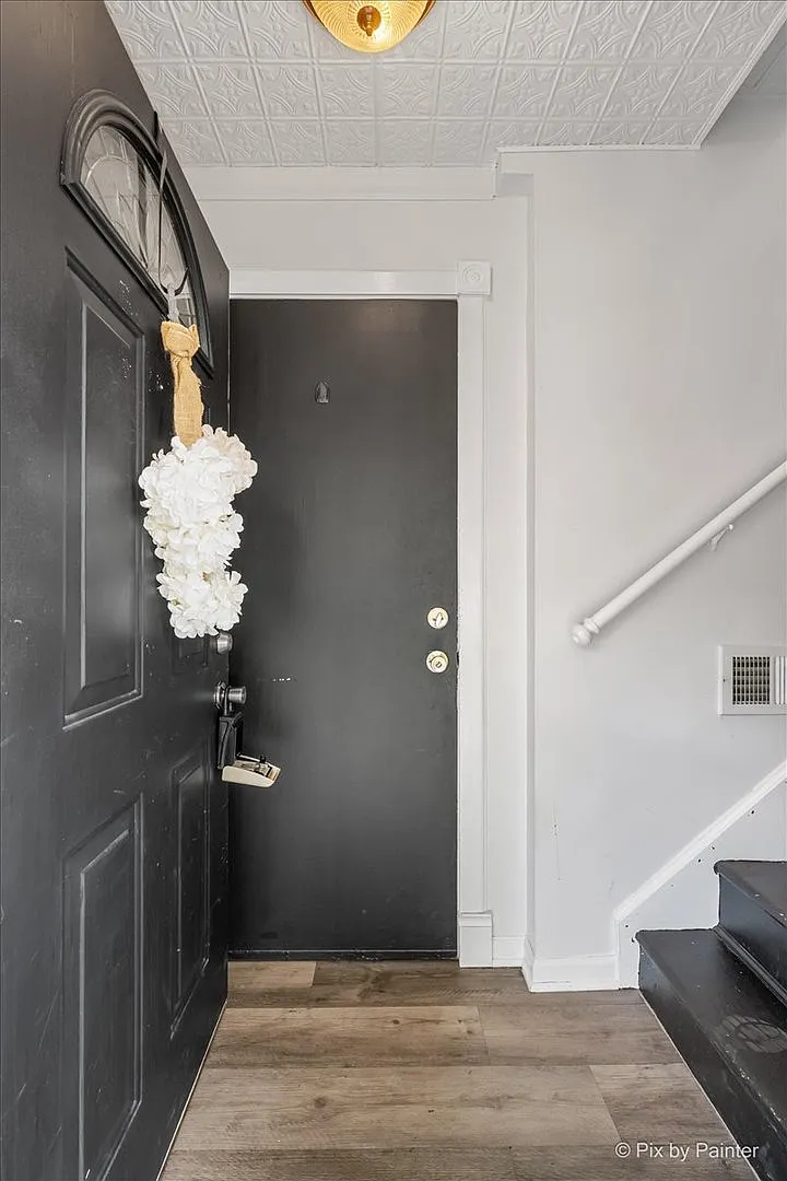3 bed, 1.5 bath, 999 sqft, $2,100 — Photo 3