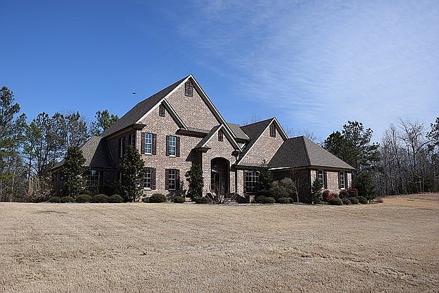 1st image of 3018 Highlands Cir