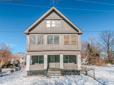813 Wayside Rd, Cleveland, OH, 44110