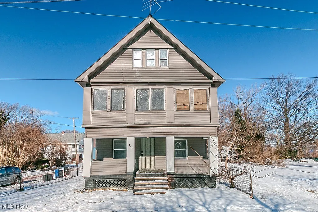 813 Wayside Rd photo 1