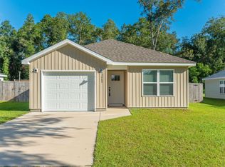 3869 2nd Ave, Laurel Hill, FL 32567