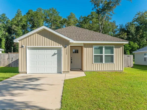 3869 2nd Ave, Laurel Hill, FL 32567