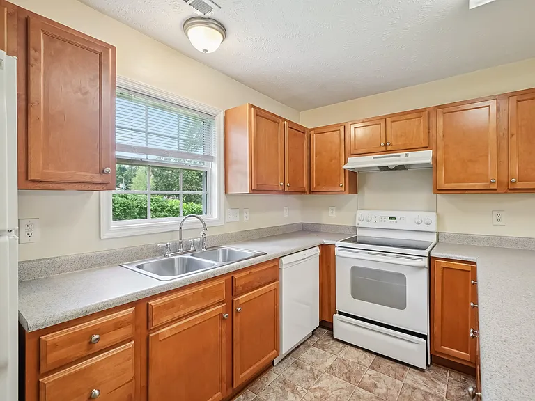 Morganton Arms Apartments — Photo 3