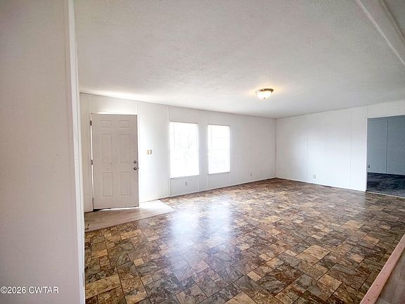 3rd image of 546 Ross Rd