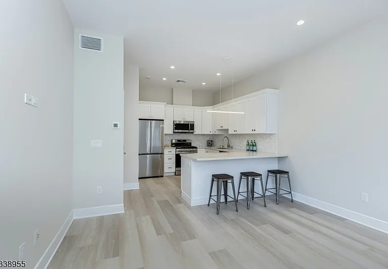 803 Springfield Ave #C — Photo 2