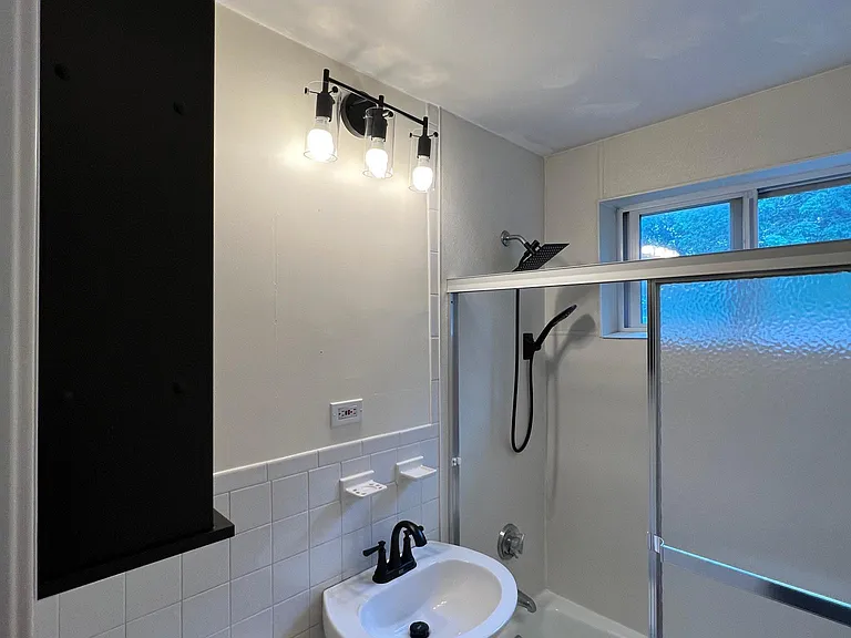 444 Main St #B — Photo 8
